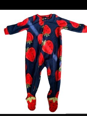 🍓Carter's  strawberry fleece sleeper pajamas